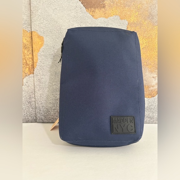 Madden Electronic Pouch - Picture 1 of 6